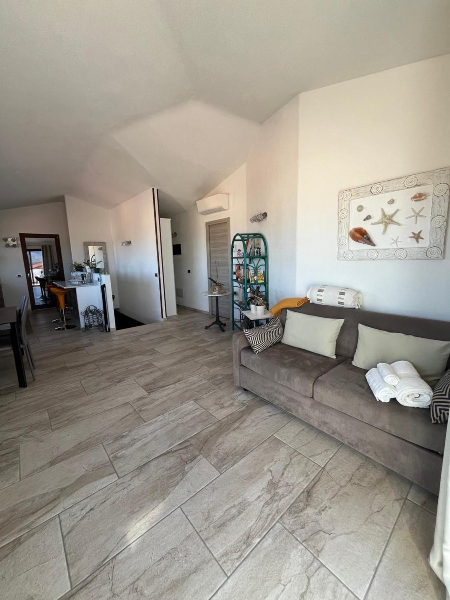 B&B Florian San Teodoro  Exteriör bild